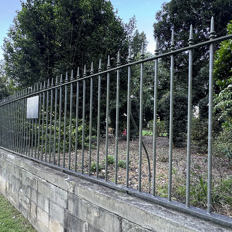 Spear Top Tubular Steel Fence