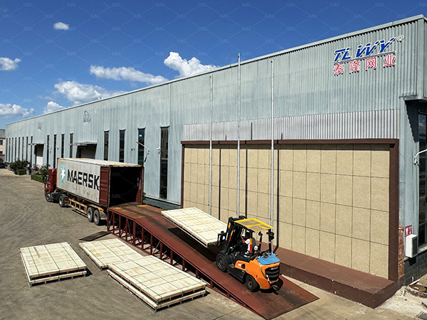 358-High-Security-Fence-Delivery