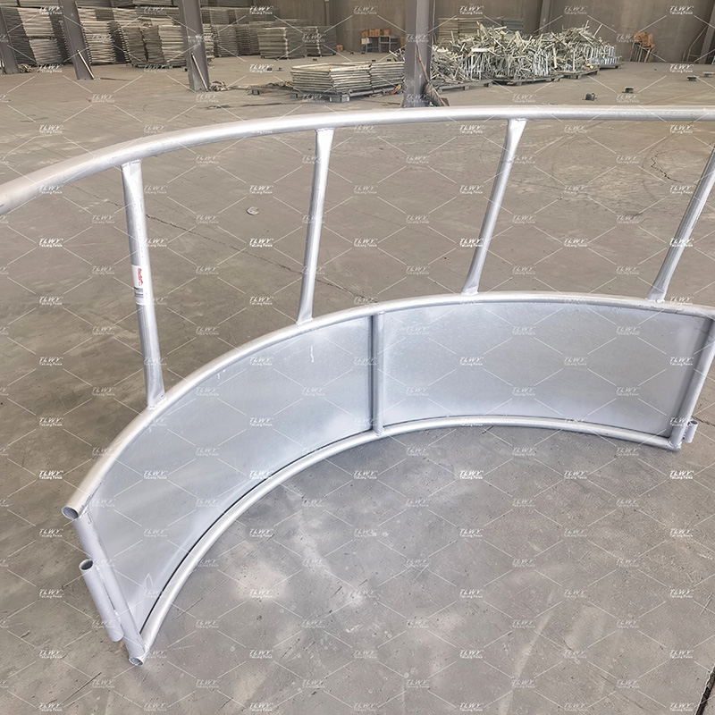 Heavy-Duty Cattle Feeder