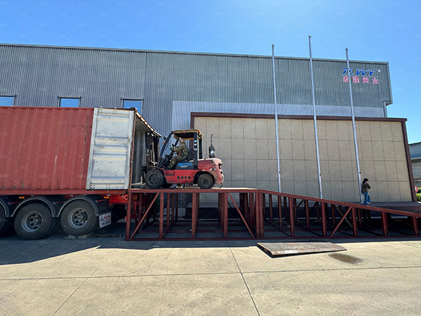 Steel-Fence-Delivery