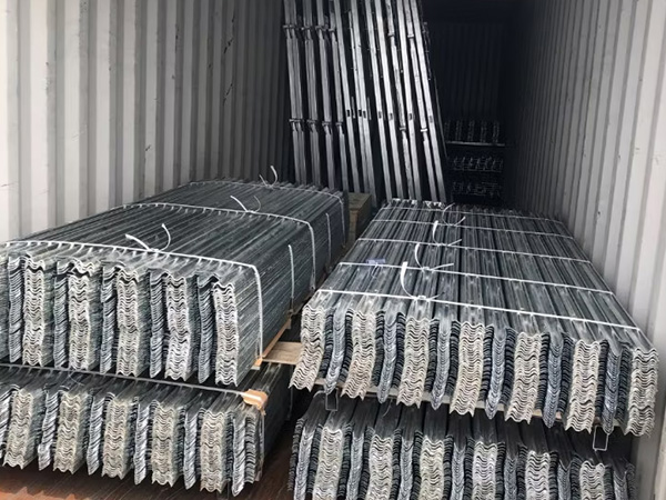 Palisade Fencing Delivery