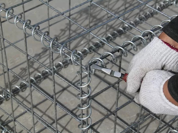 2.Welded-Wire-Mesh-Panels-Assembled-With-Spirals