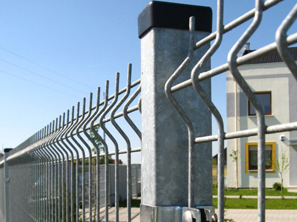 Galvanized Curvy Welded Fence