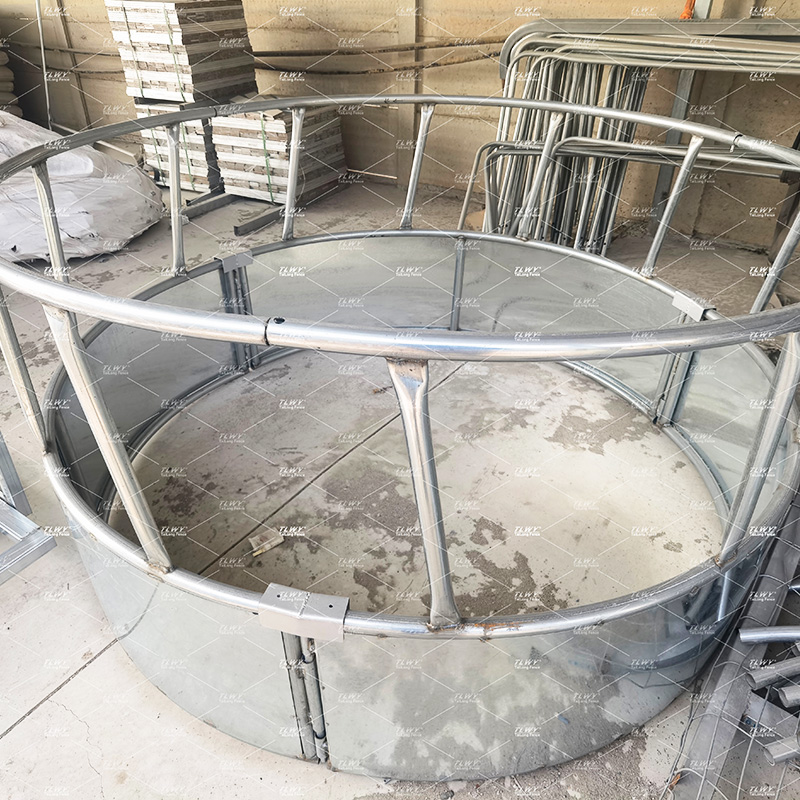 Heavy-Duty Cattle Feeder