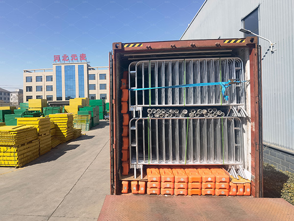 Crowd-Control-Panel-Delivery