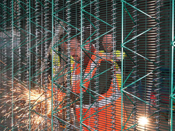 High-security-delay-fence