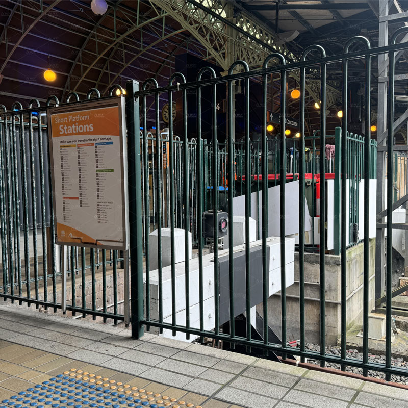 Bow Top&nbsp;Tubular Steel Fence